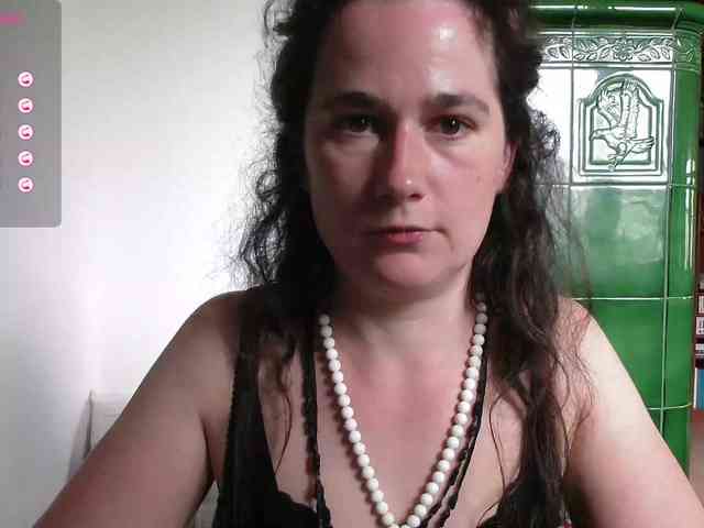LatishaWhite webcam