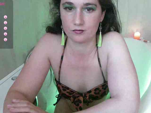 LatishaWhite webcam
