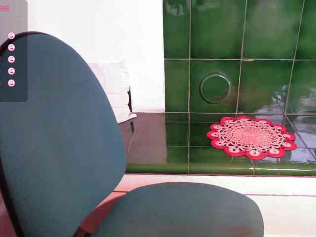 LatishaWhite webcam
