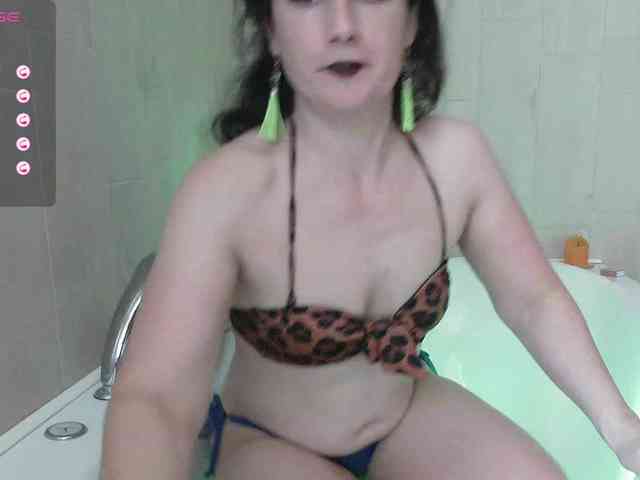 LatishaWhite webcam
