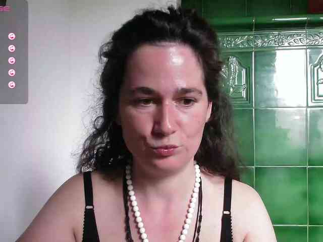 LatishaWhite webcam
