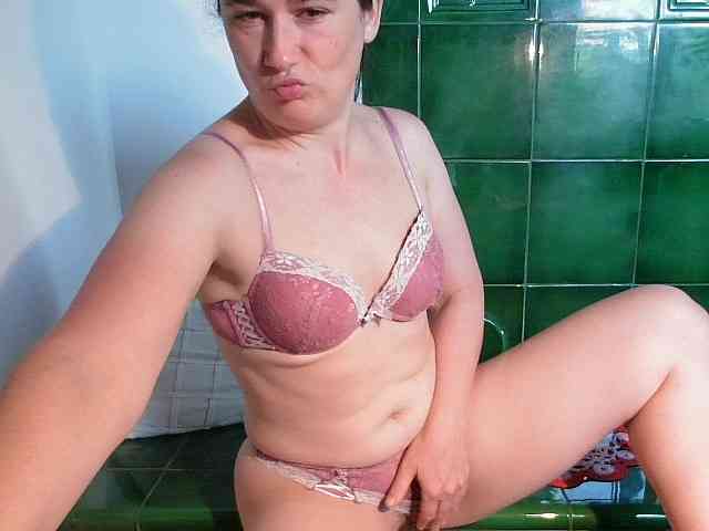 LatishaWhite webcam