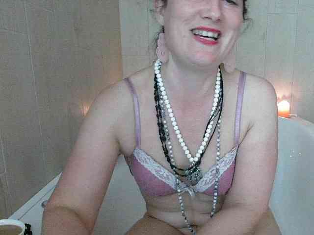 LatishaWhite webcam
