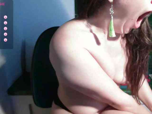 LatishaWhite webcam