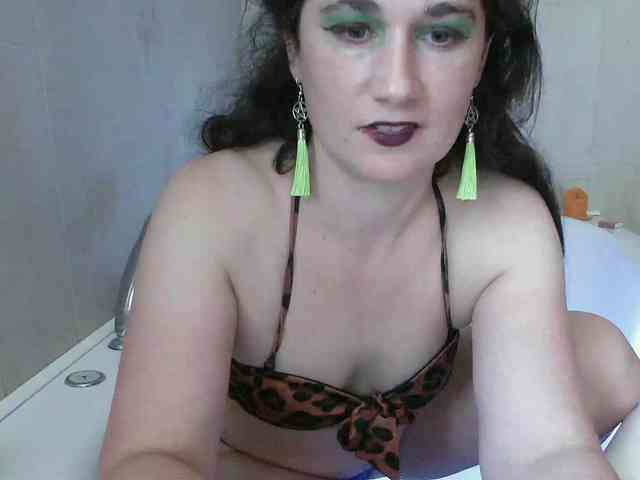 LatishaWhite webcam