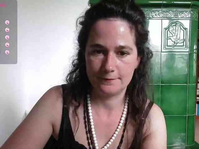 LatishaWhite webcam