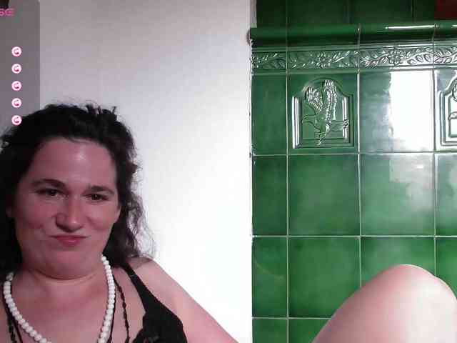 LatishaWhite webcam
