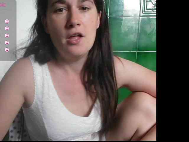 LatishaWhite webcam