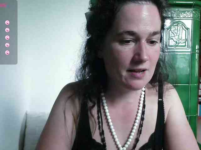LatishaWhite webcam