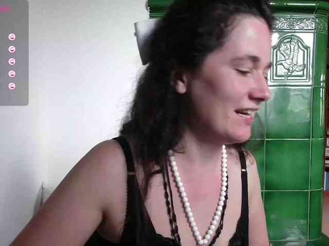 LatishaWhite webcam