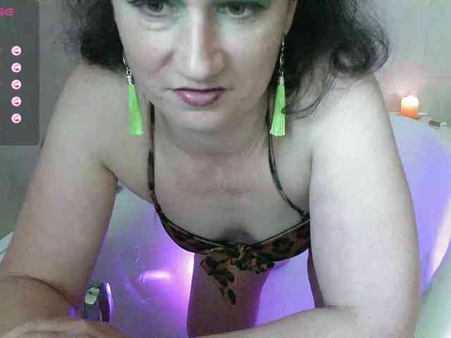 LatishaWhite webcam