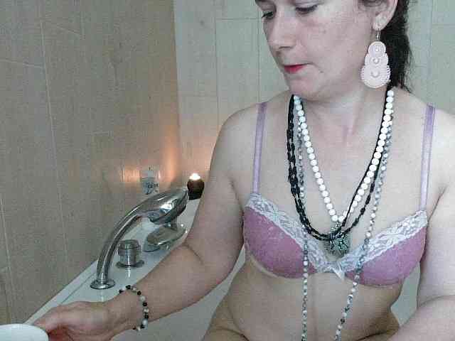 LatishaWhite webcam