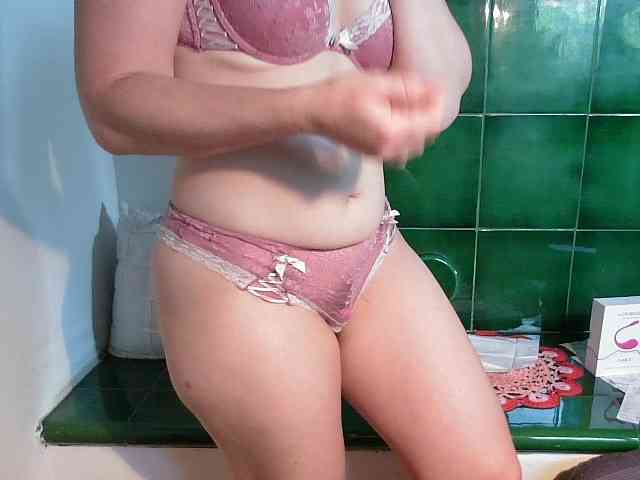LatishaWhite webcam