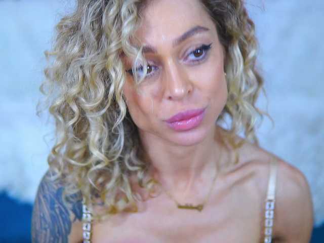  CurlyNatasha chat room