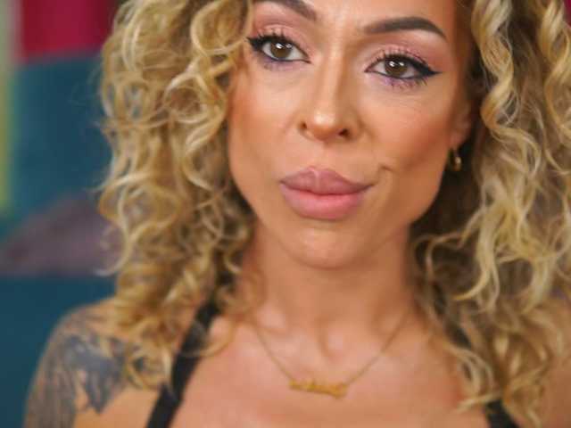  CurlyNatasha chat room