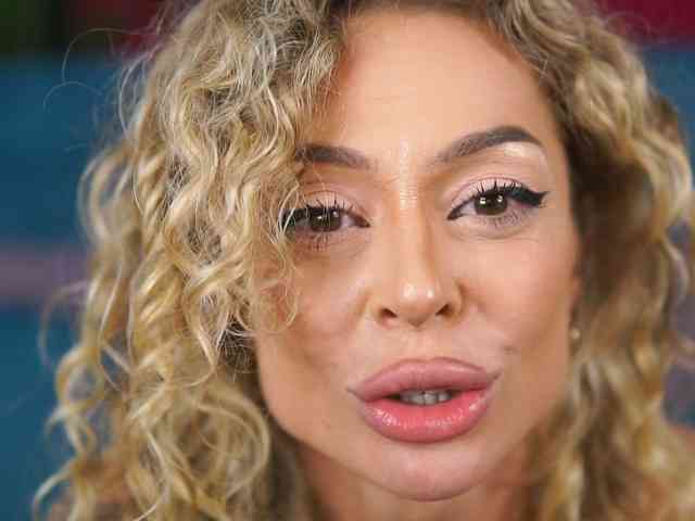 Модель: CurlyNatasha