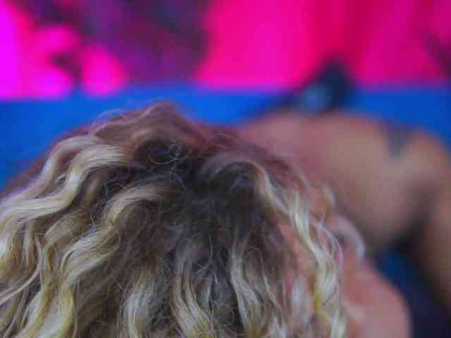 Модель: CurlyNatasha