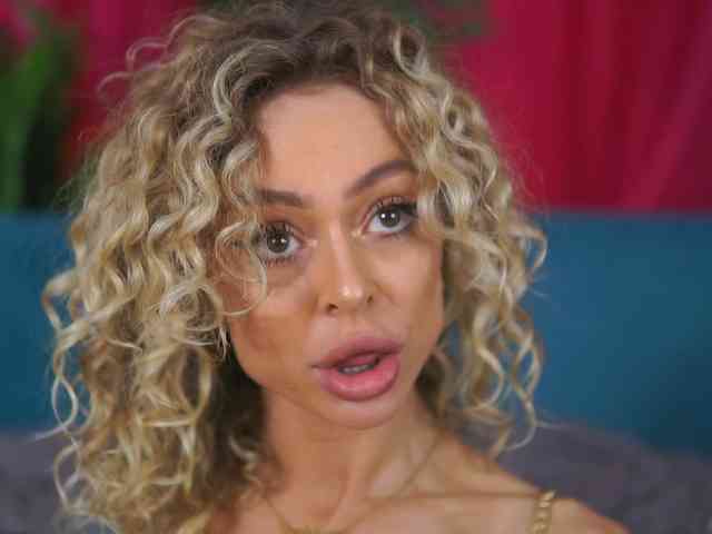 Модель: CurlyNatasha