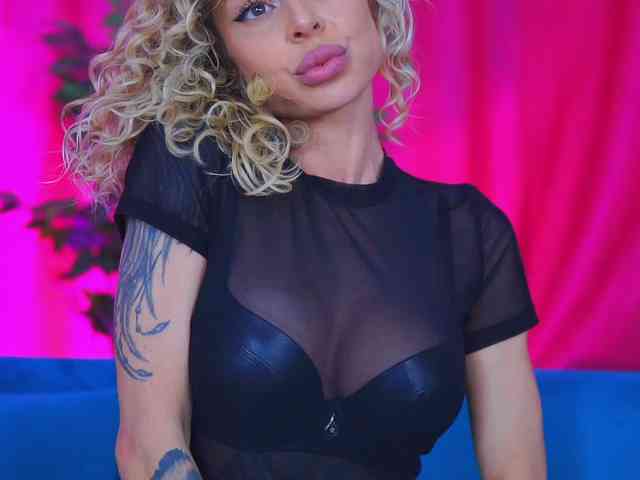 Модель: CurlyNatasha