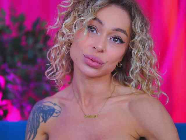 Модель: CurlyNatasha