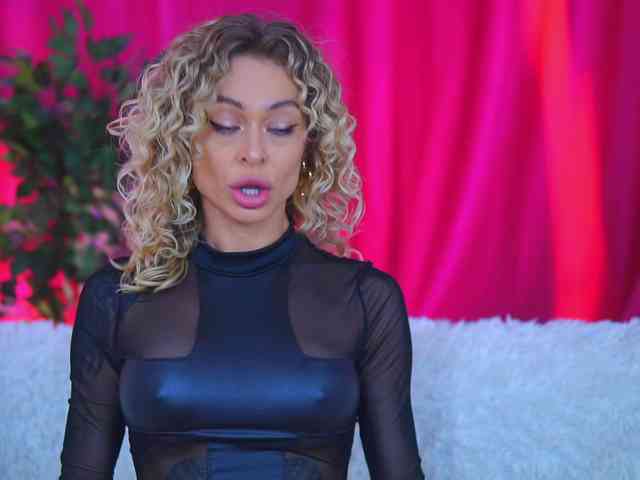 Модель: CurlyNatasha
