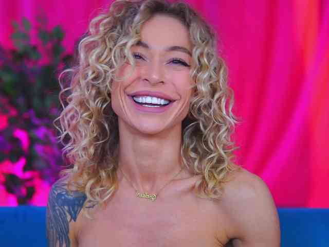 Модель: CurlyNatasha