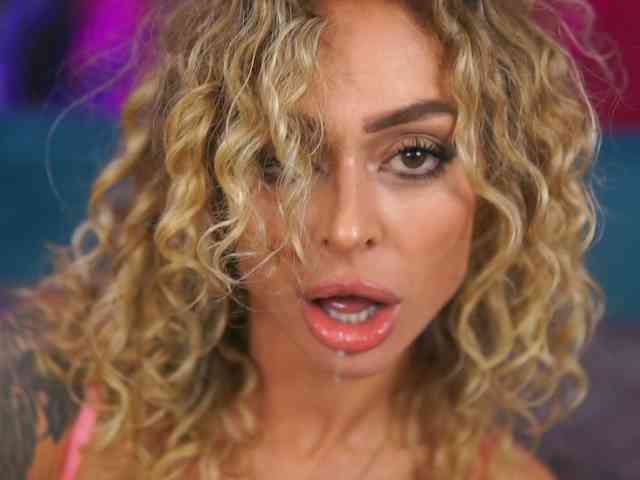 Модель: CurlyNatasha