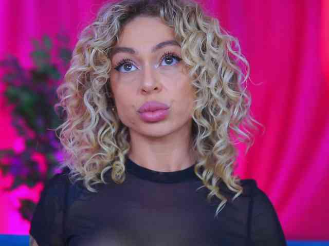 Модель: CurlyNatasha