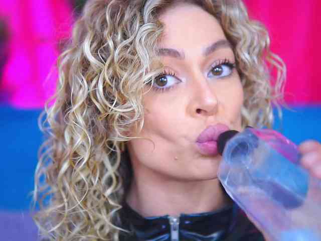 Модель: CurlyNatasha