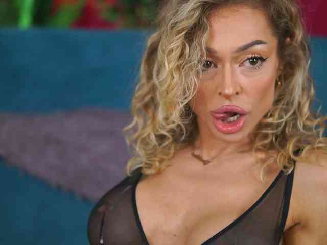Модель: CurlyNatasha