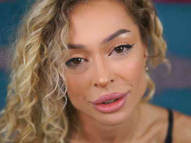 Модель: CurlyNatasha