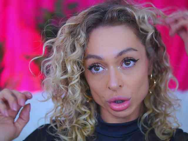Модель: CurlyNatasha