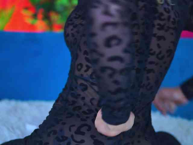 chat room nude CurlyNatasha