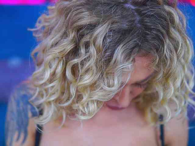 Модель: CurlyNatasha