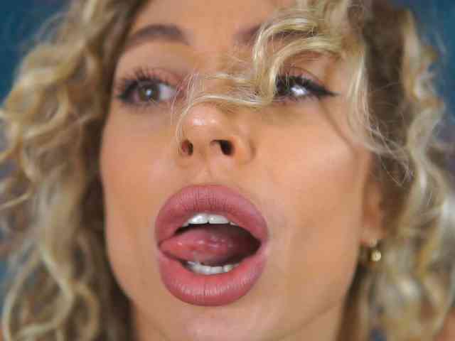 Модель: CurlyNatasha