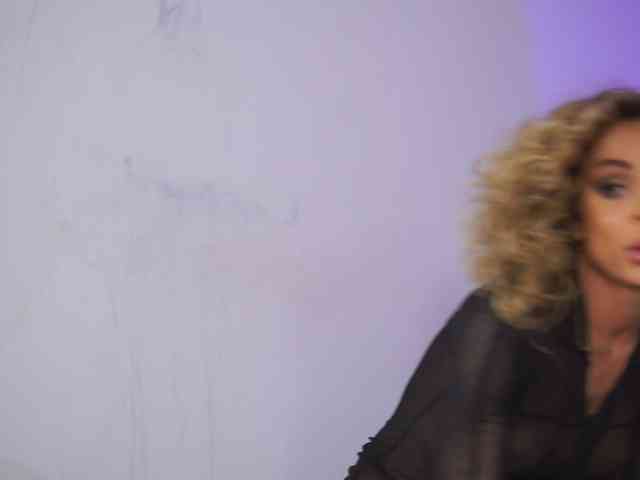 Модель: CurlyNatasha