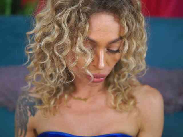 Модель: CurlyNatasha