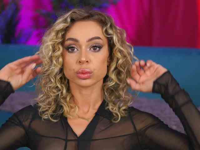 Модель: CurlyNatasha