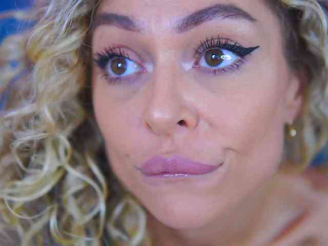 Модель: CurlyNatasha