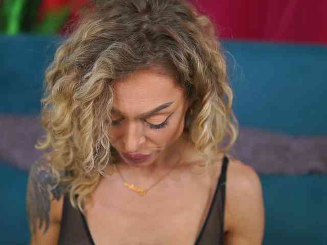 Модель: CurlyNatasha