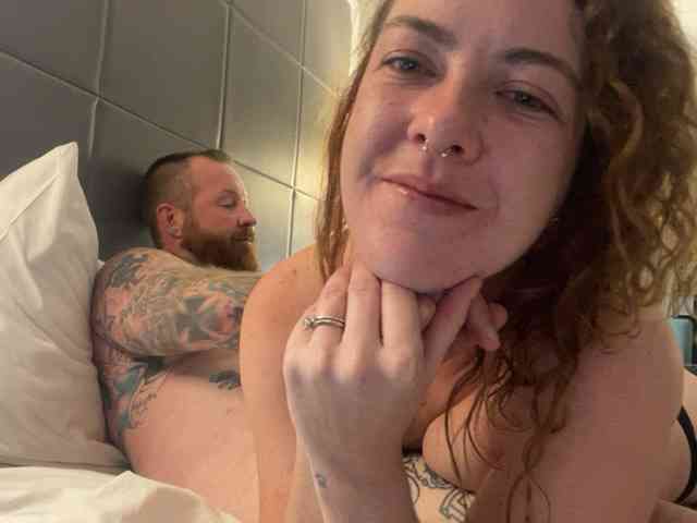 HollyandBam webcam