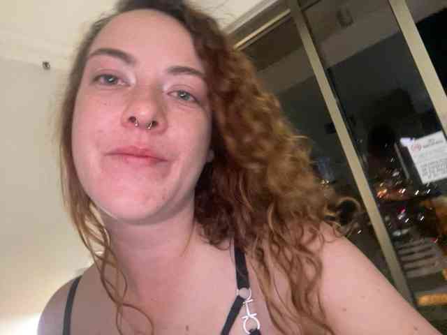 HollyandBam webcam