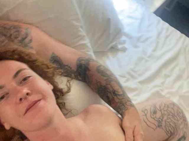 HollyandBam webcam