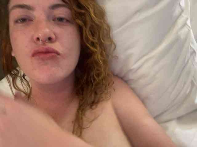 HollyandBam webcam