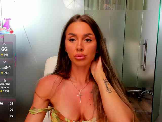 AnyaRayne Live Webcam on BongaCams