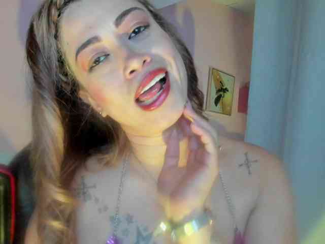 AgathaSmile webcam