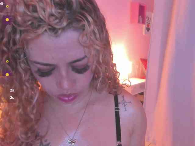 AgathaSmile webcam