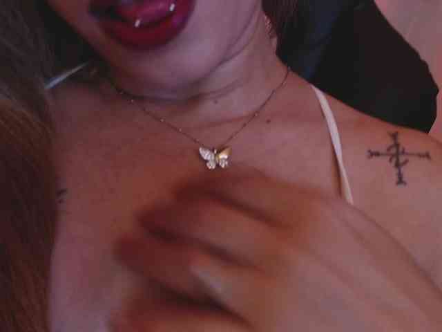 AgathaSmile webcam
