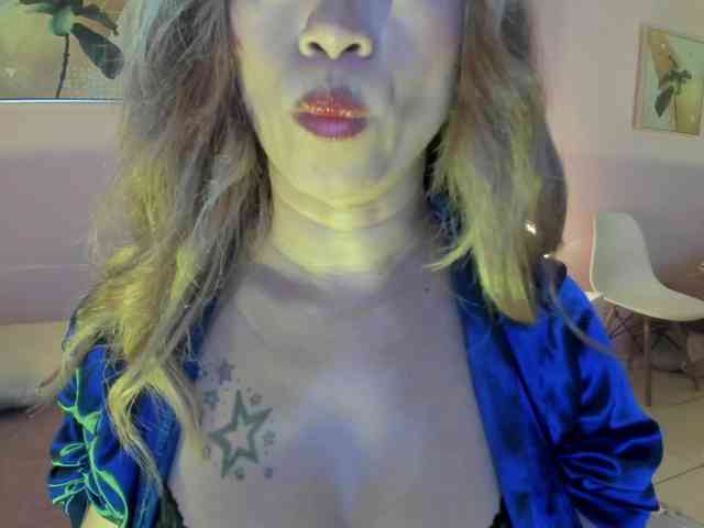 AgathaSmile webcam