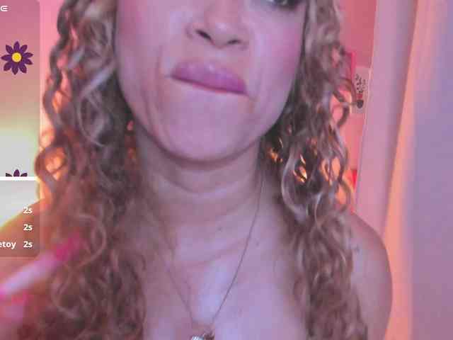 AgathaSmile webcam